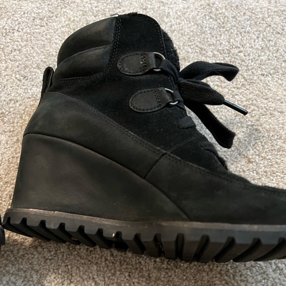 Uggs!!! - Picture 1 of 3